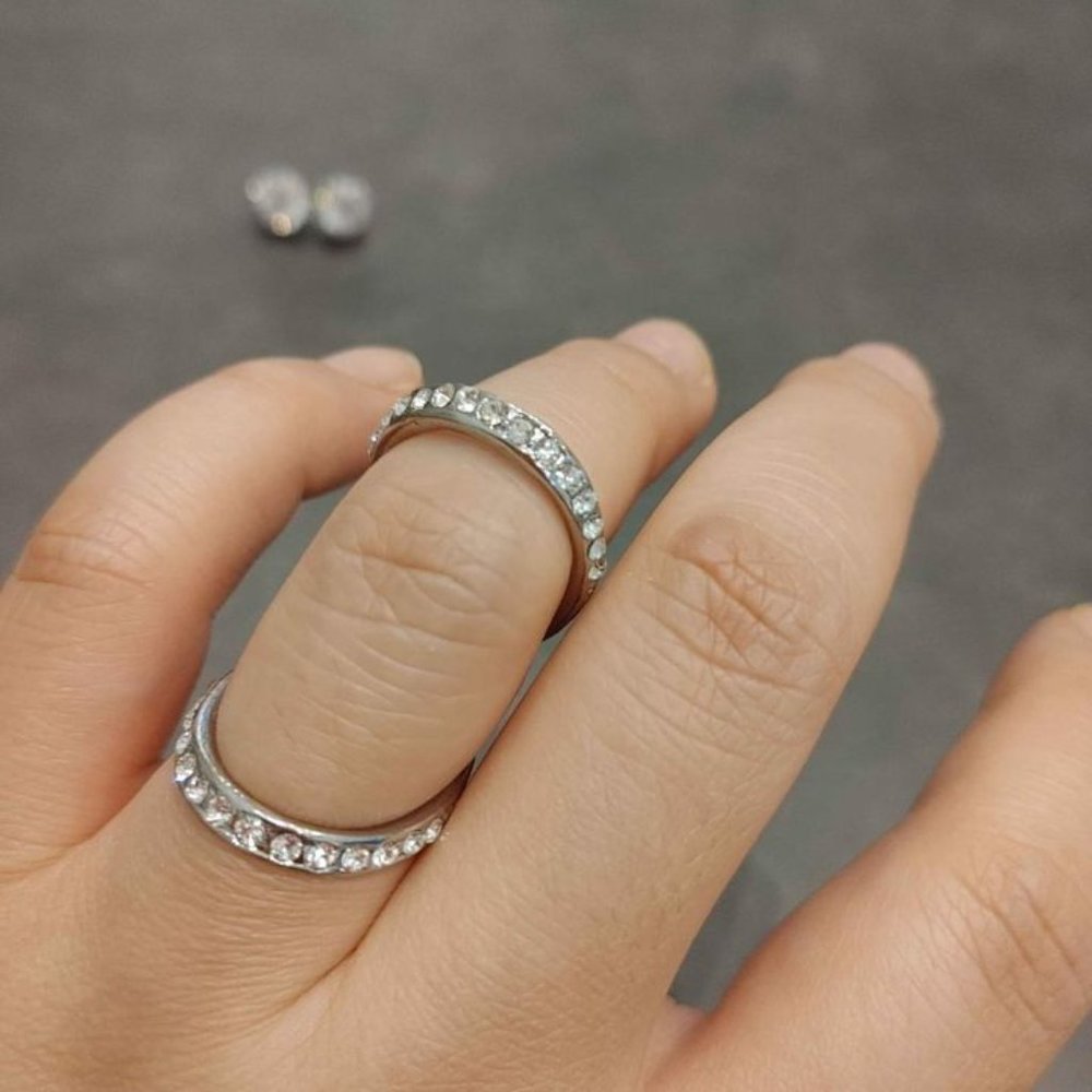 Set of Stud Earrings with Cuffed Ring